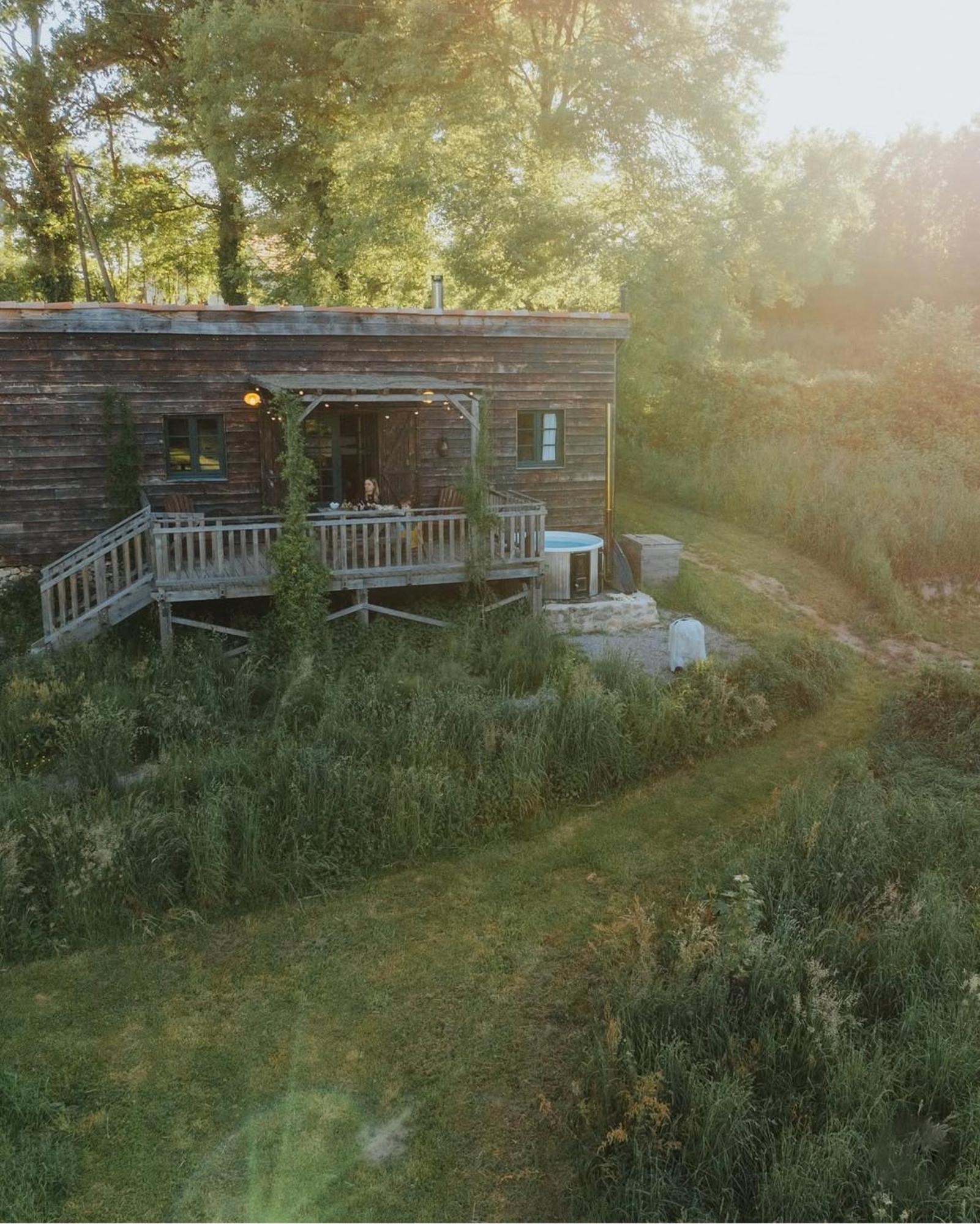La Ferme Du Pont De Maumy, Cabane Au Bord De L'Etang Et Bain Nordique Busserolles Экстерьер фото